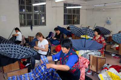 安徽廬江 “微工廠”辦在家門口，村民掙錢不出村